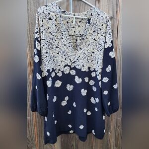 Sage The Label Long Sleeve Super Cool Beautiful No Button Vneck Size L